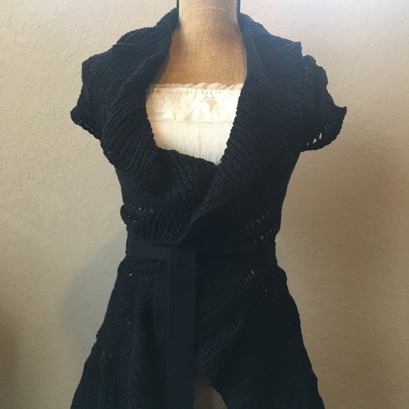 VENUE Sweaters - VENUE BLACK SHORT SLEEVE WRAP CARDIGAN
